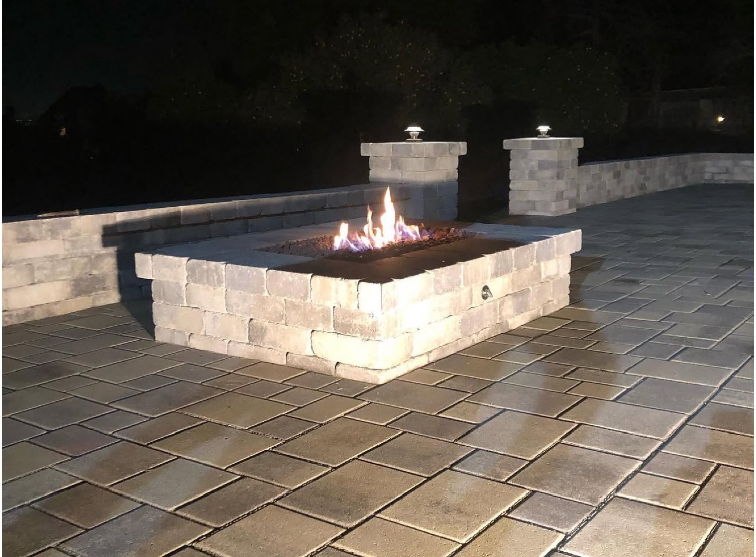 Fire Pits & Outdoor Living